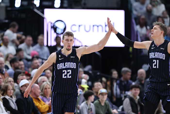 Moe Wagner (21) with his brother Franz Wagner (22), who also played at Michigan.